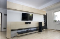 Living incastrat cu perete fals din pal